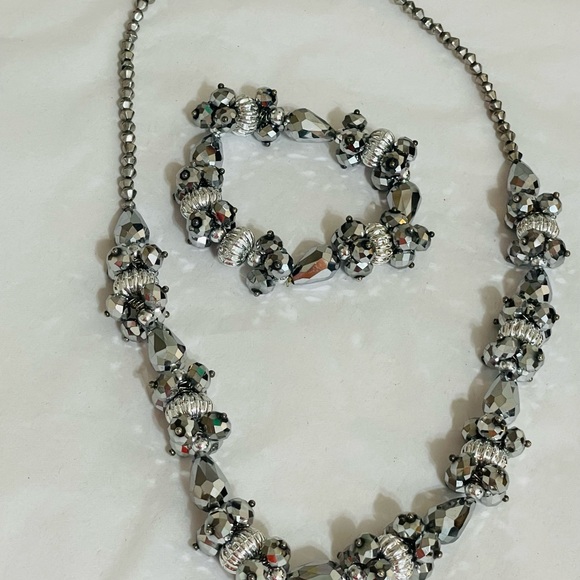 VINTAGE Czech Glass Silver Faceted Beaded Necklace and Bracelet Jewelry Set - Picture 3 of 8